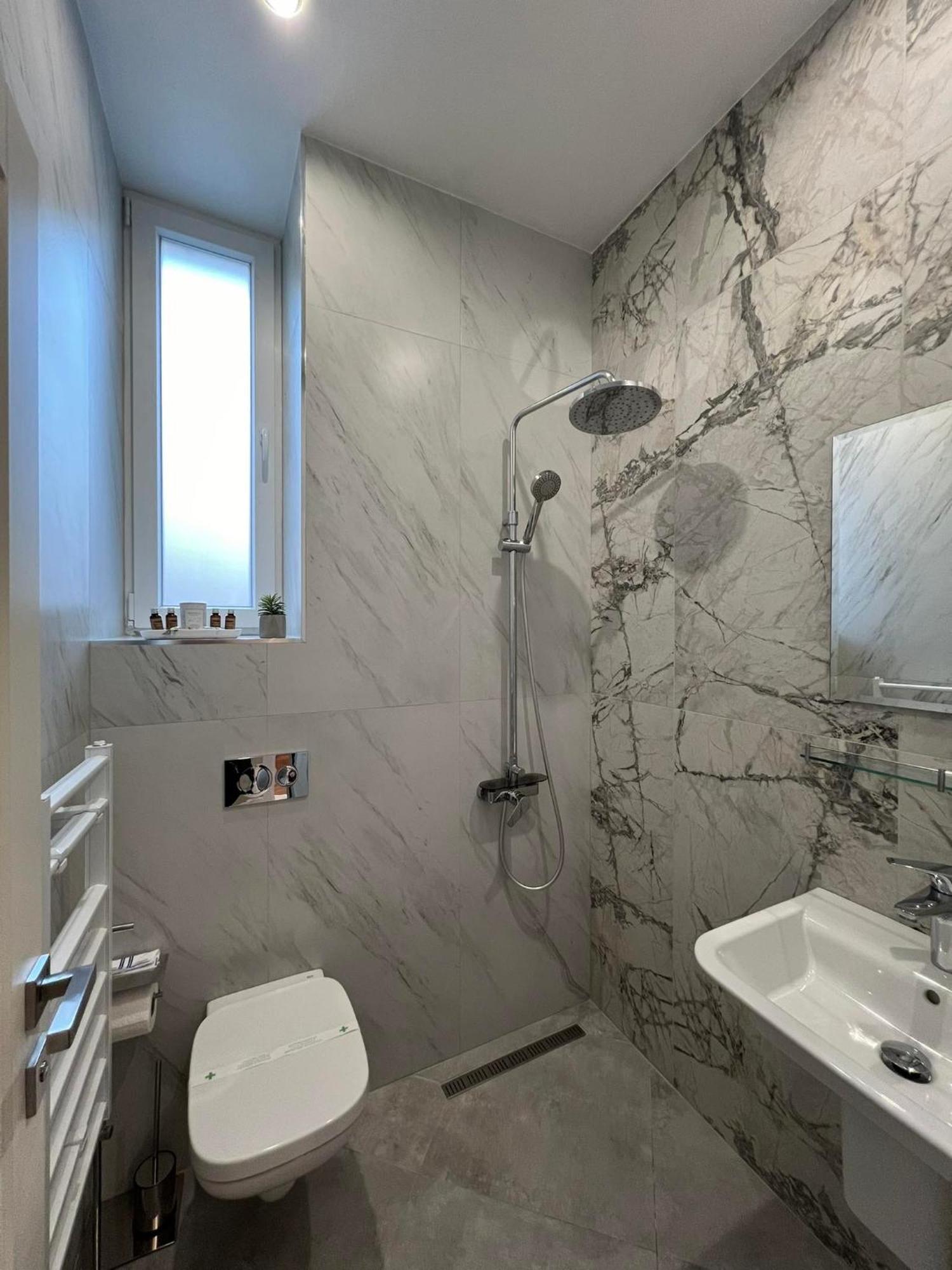 Хотел Vip Apart House Pleven Buitenkant foto